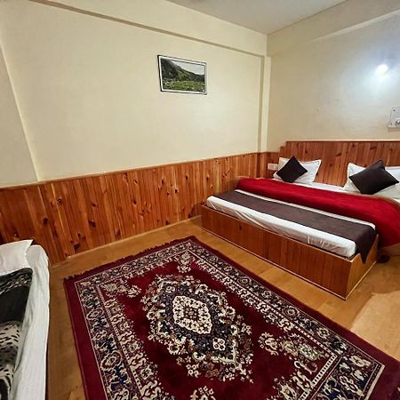 Hotel Anupam Касол Екстериор снимка