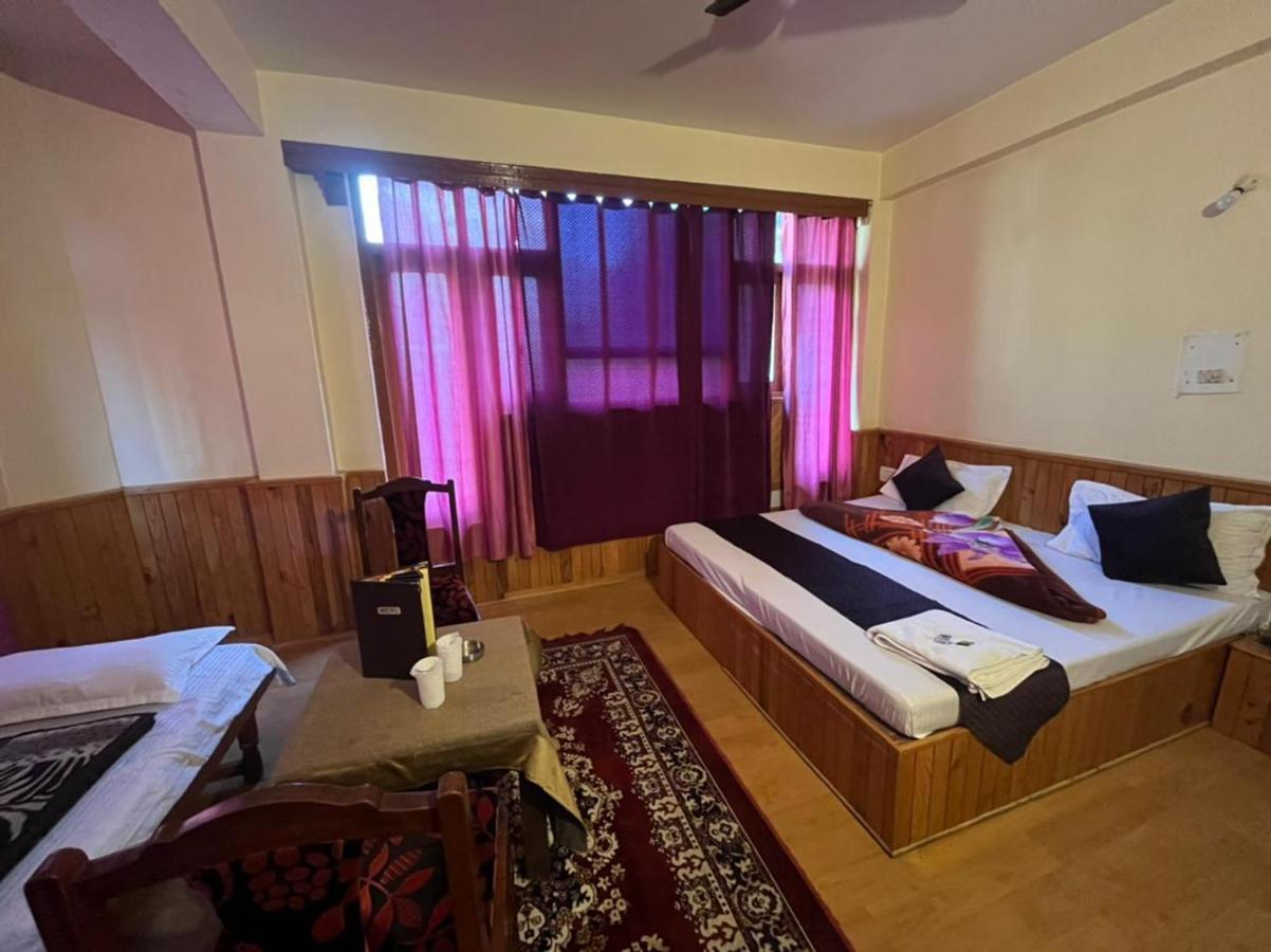 Hotel Anupam Касол Екстериор снимка